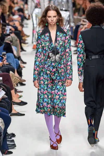 Look 38